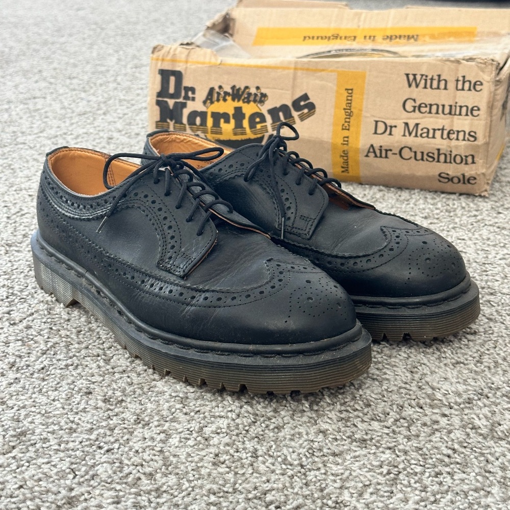 Dr. Martens Wingtip Oxford